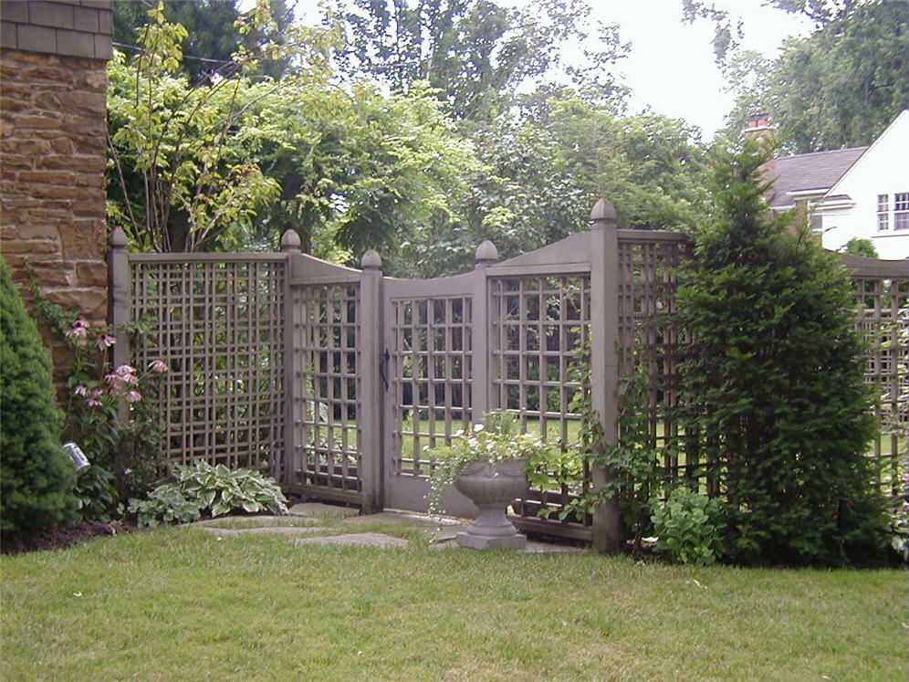 Obelisk Capped Posts and Fence